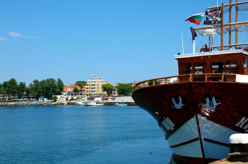 Family Hotel Paros Pomorie Chambre photo