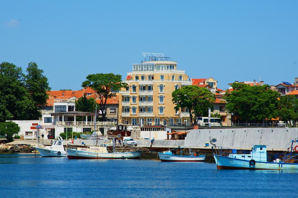 Family Hotel Paros Pomorie Chambre photo